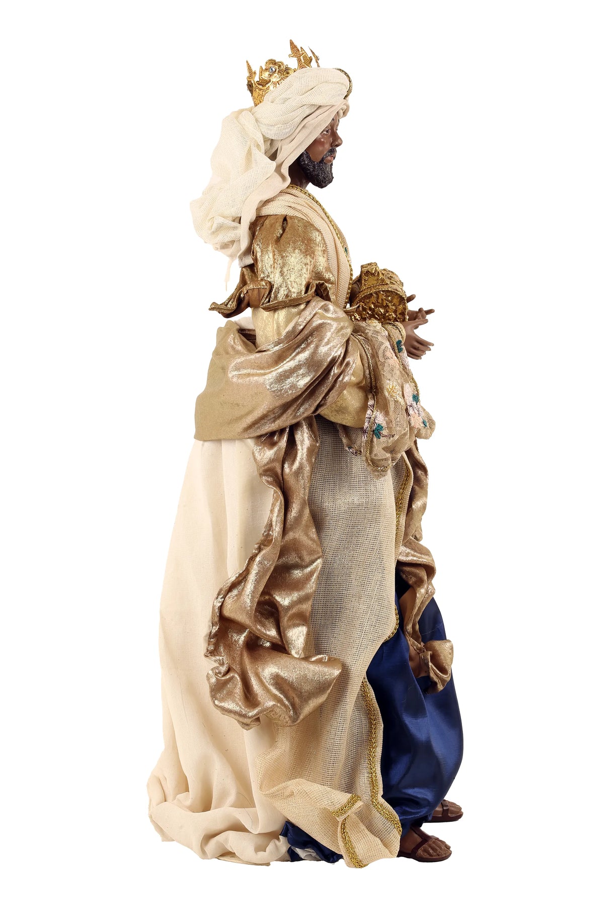 De Matteis, Natività 6 pezzi Lailah vestiti colorati 90 cm con Re Magio in tessuti dorati e blu, corona decorata e turbante bianco - DeMatteis.it