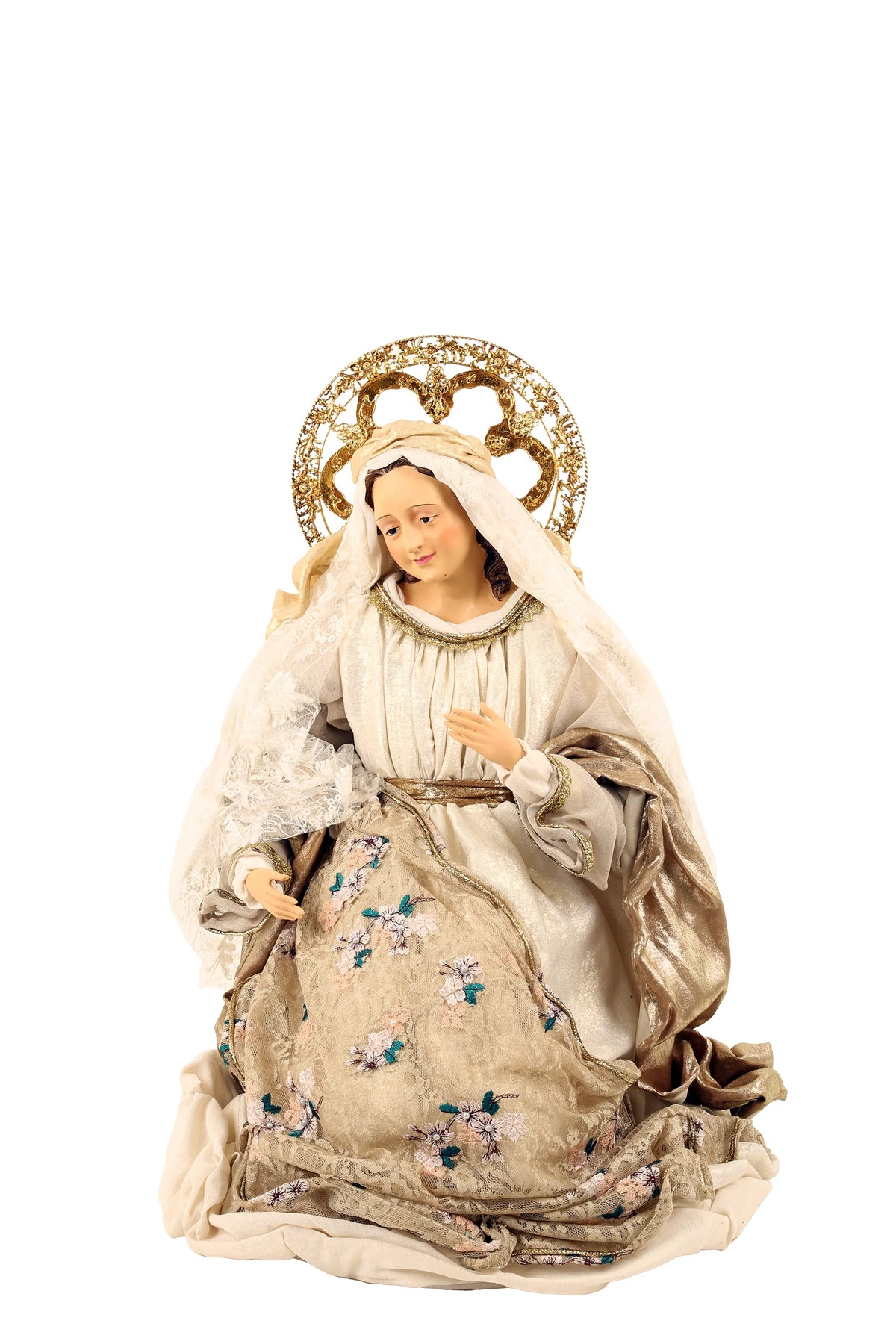 De Matteis, Natività 6 Pezzi Lailah Vestiti Colorati 90 cm con Madonna in abito beige ricamato con fiori azzurri, velo bianco in pizzo e aureola dorata decorata - DeMatteis.it