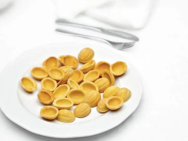 Ferro Ferratelle Cbe Manuale 3030100: Accessorio da cucina in ferro per realizzare le tradizionali ferratelle abruzzesi, con manici in legno per una presa sicura. | Dematteis.it