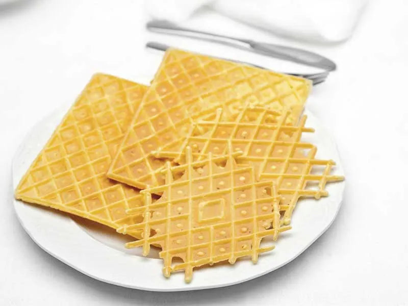 Ferro Ferratelle Elettrico 5020100: Accessorio da cucina in ferro battuto per preparare deliziose ferratelle, dolci tipici della tradizione abruzzese, con eleganti decori. | Dematteis.it