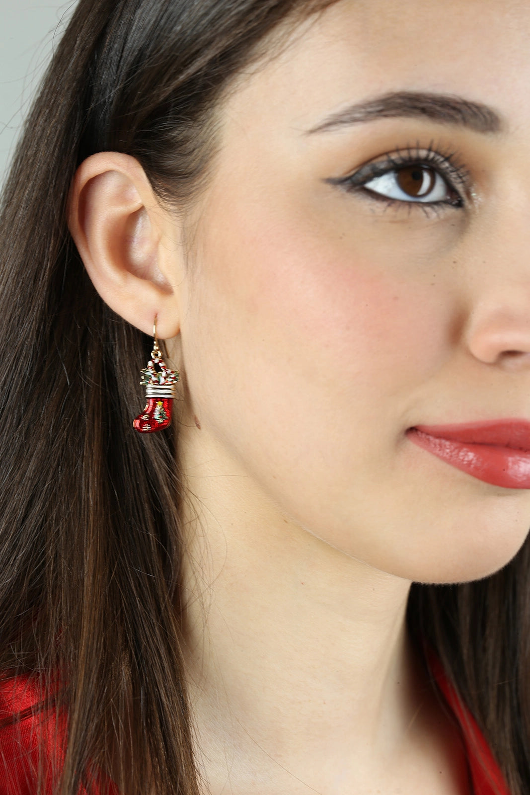 Orecchini Natalizi Calza Regali pendenti a forma di calza della Befana per accessorio natalizio - DeMatteis.it