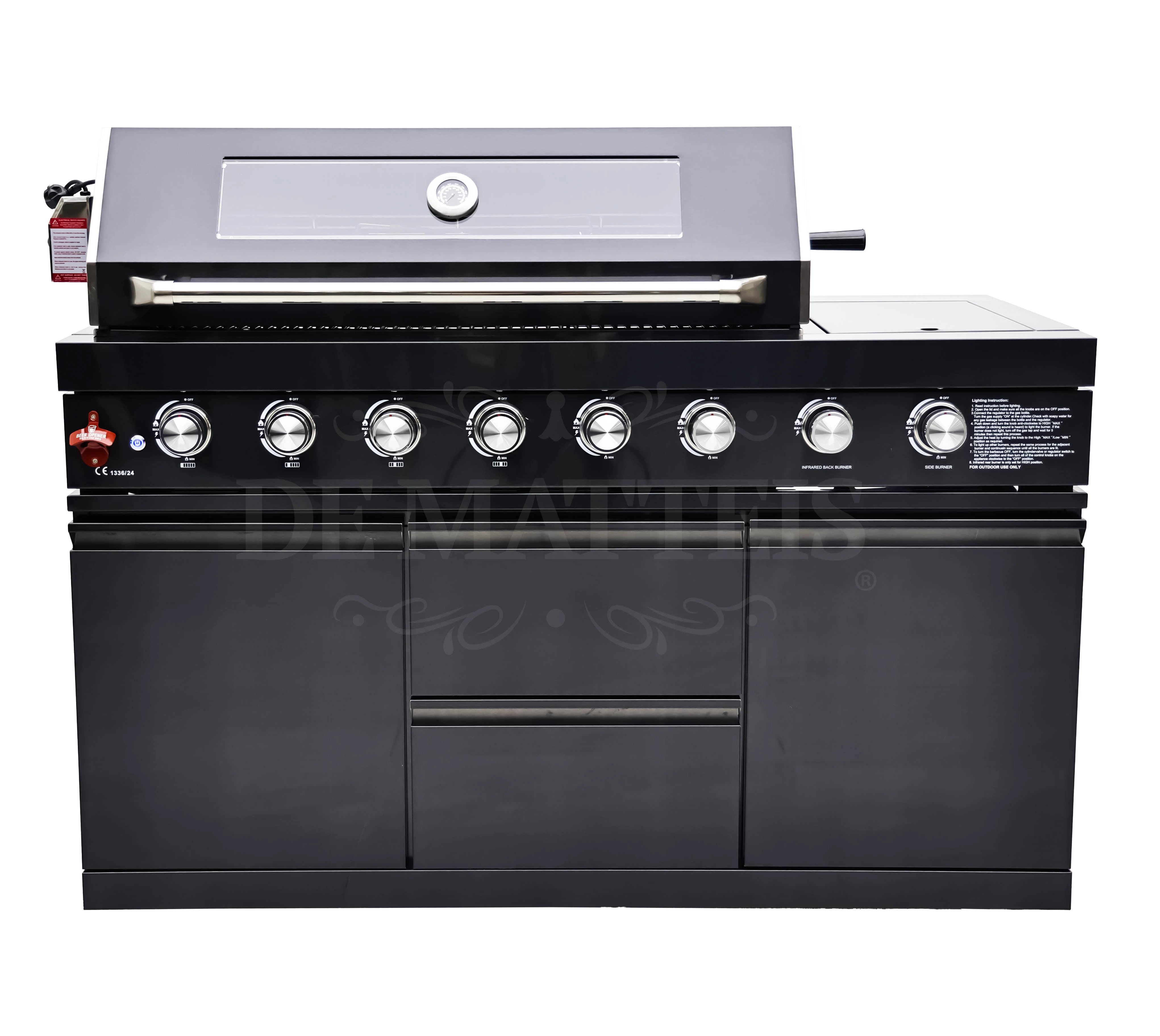 De Matteis, Barbecue A Gas Pro 6 Fornello E Girarrosto in acciaio inox con struttura nera, 8 manopole cromate frontali e mobile con ante decorative - DeMatteis.it