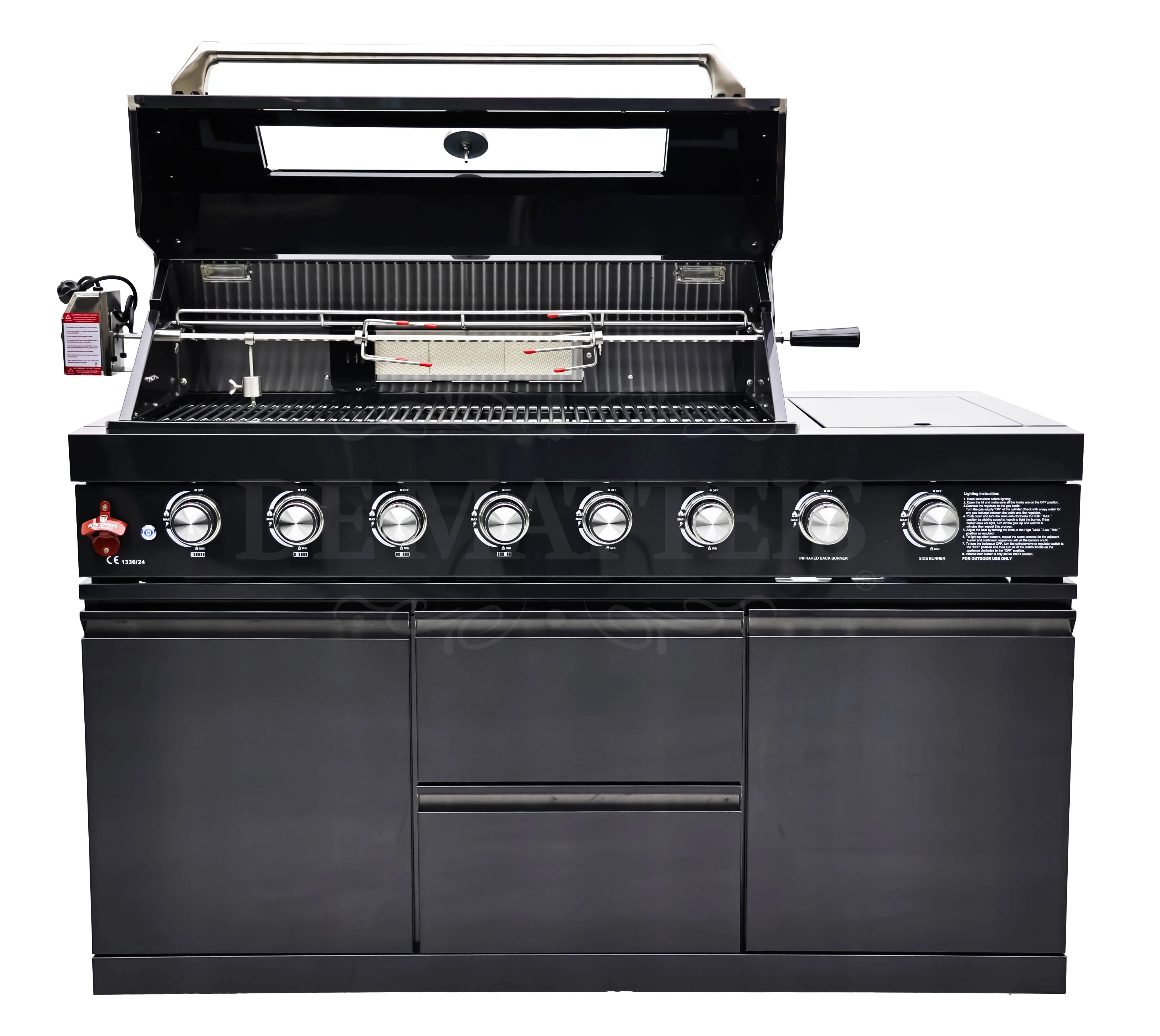 De Matteis, Barbecue A Gas Pro 6 Fornello E Girarrosto in acciaio inox nero con coperchio aperto, griglie interne, girarrosto centrale e pannello comandi con 8 manopole - DeMatteis.it