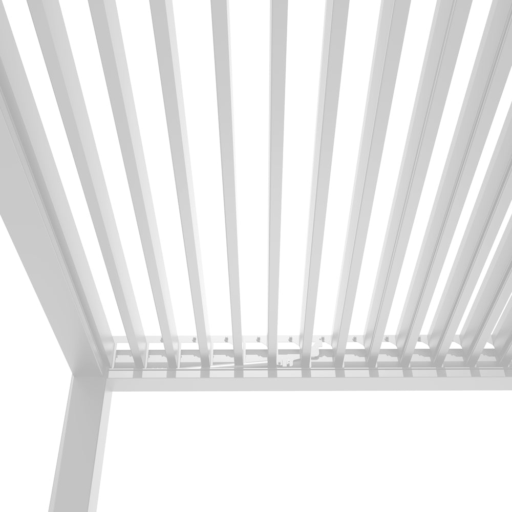 De Matteis, Pergola bioclimatica 3x4 motorizzata con illuminazione LED integrata vista dal basso con lamelle orientabili bianche in alluminio - DeMatteis.it