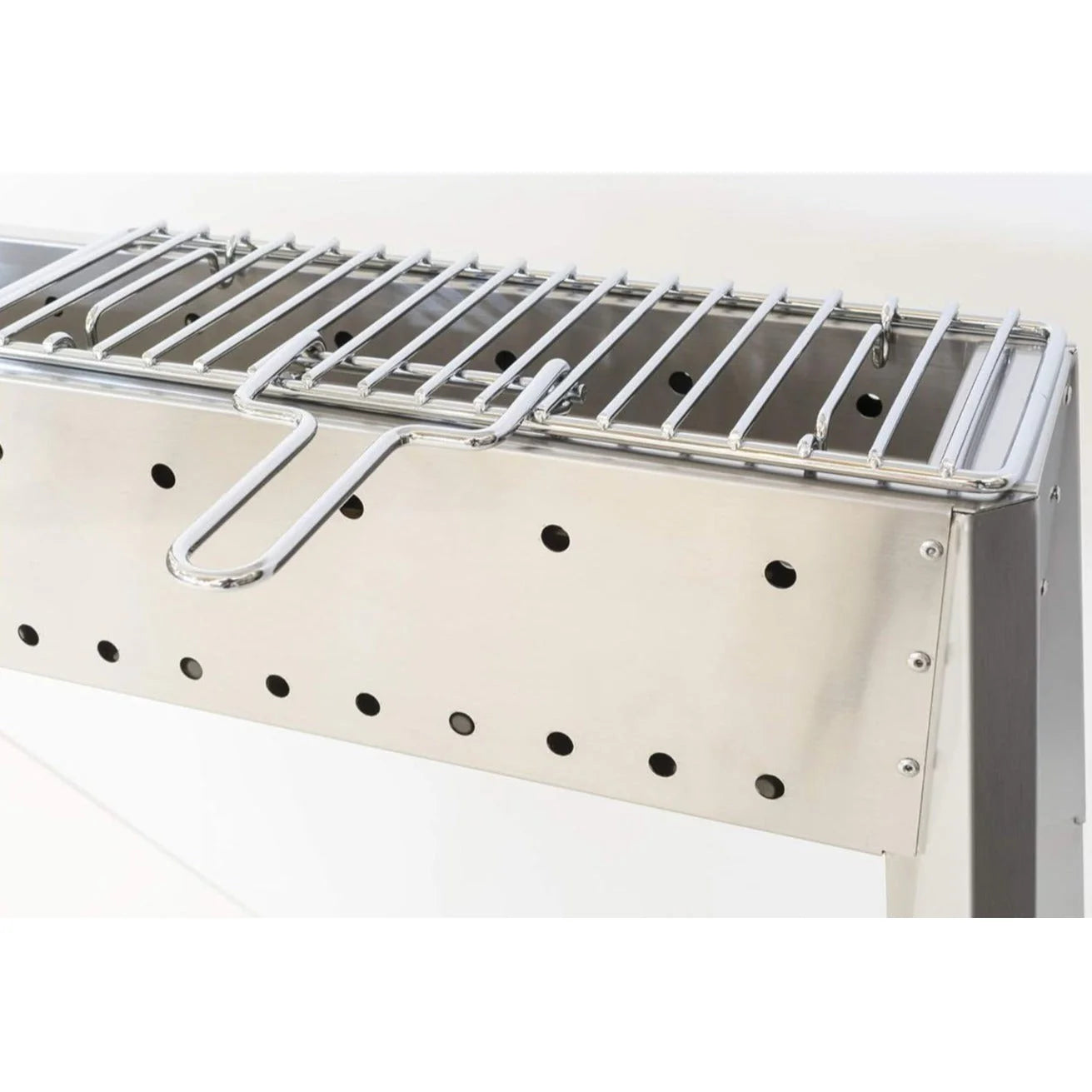Griglia Per Cuociarrosticini montata su cuocispiedini Lisa in acciaio inox, integrazione perfetta per cottura versatile e uniforme | Dematteis.it