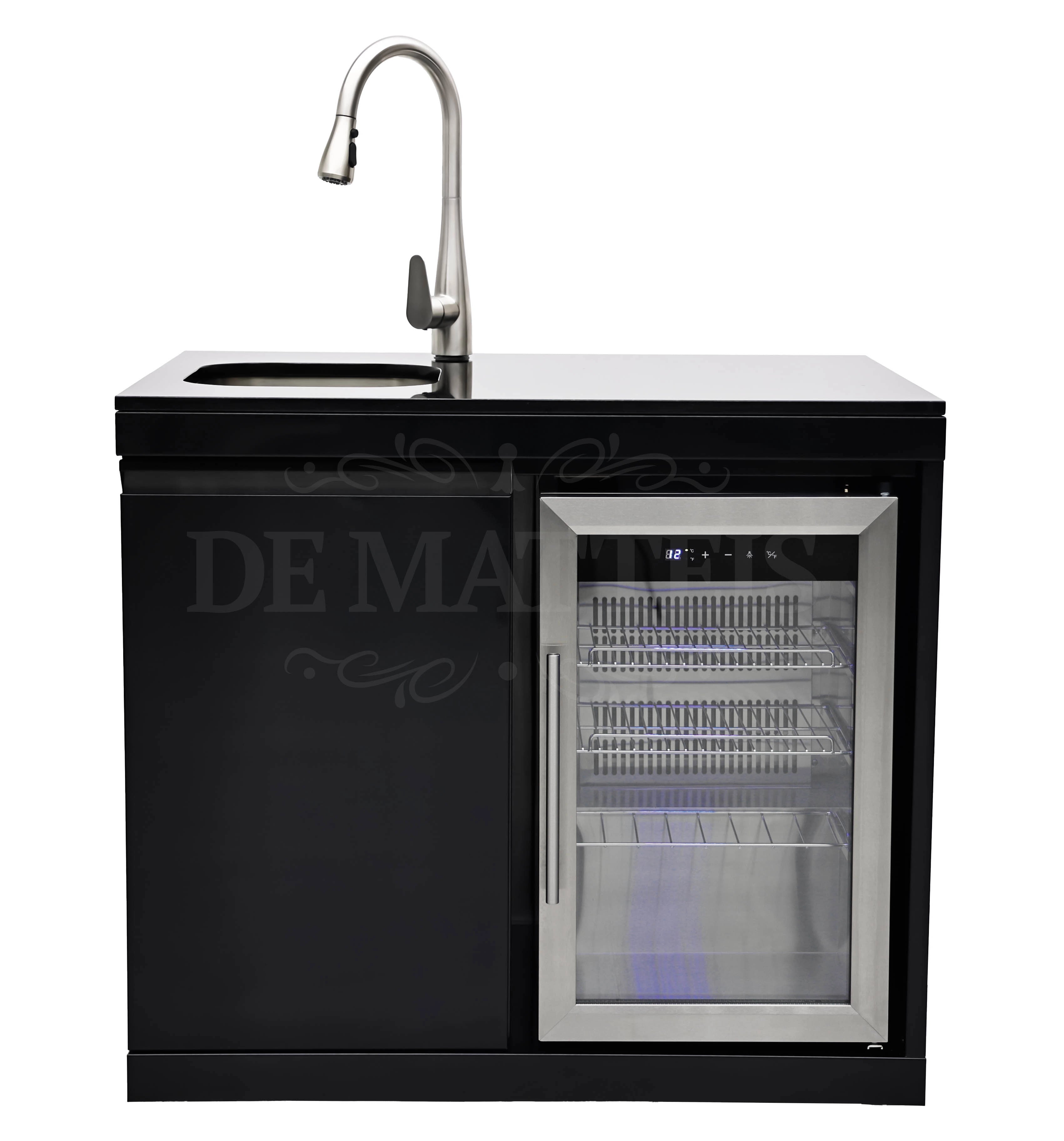 Modulo Frigo E Lavello Per Barbecue Serie Pro di DeMatteis in acciaio inox nero con elegante porta in vetro e top in marmo, perfetto complemento per la tua cucina esterna professionale | Dematteis.it