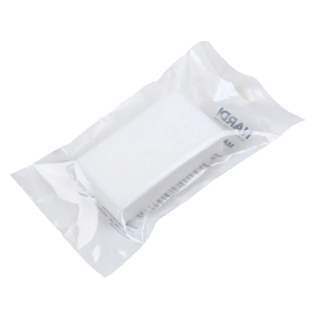 Magic Sponge Nardi, spugna professionale in resina melamminica per la pulizia e manutenzione degli arredi outdoor. Soluzione pratica ed efficace per la cura dei prodotti Nardi. | Dematteis.it