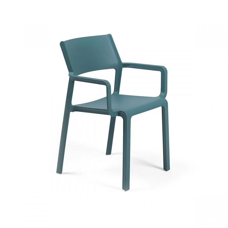 Alt Tag:
Sedia Nardi Trill armchair in colore ottanio: design moderno e distintivo per una seduta outdoor che dona personalità agli spazi esterni con eleganza. | Dematteis.it