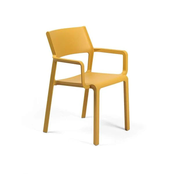 Sedia Nardi Trill armchair in colore senape: design energico e moderno per una seduta outdoor che illumina gli spazi esterni con personalità. | Dematteis.it