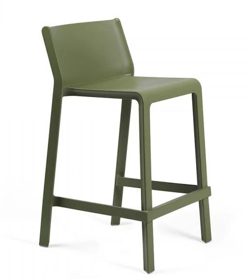 Sgabello Nardi Mini Trill in tonalità agave, design essenziale con schienale alto 85 cm e seduta a 65 cm, ideale per banconi bar e cucine, realizzato in polipropilene fiberglass. | Dematteis.it