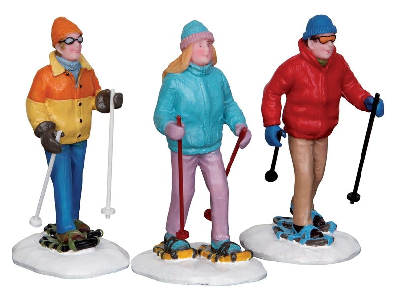 Snowshoe Walkers Lemax set di tre figurine per villaggio natalizio con sciatori e ciaspolatori - DeMatteis.it