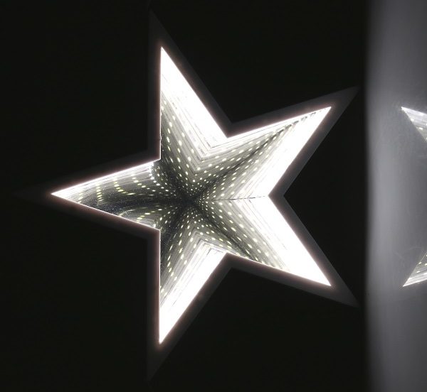 Stella Specchio 60 Led 30 cm decorazione luminosa con effetto specchio e 60 luci LED classe IP20 - DeMatteis.it