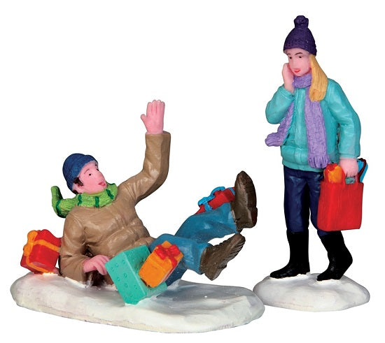Shopping Date Set Of2 Lemax figurine decorative per villaggio natalizio con personaggi invernali - DeMatteis.it