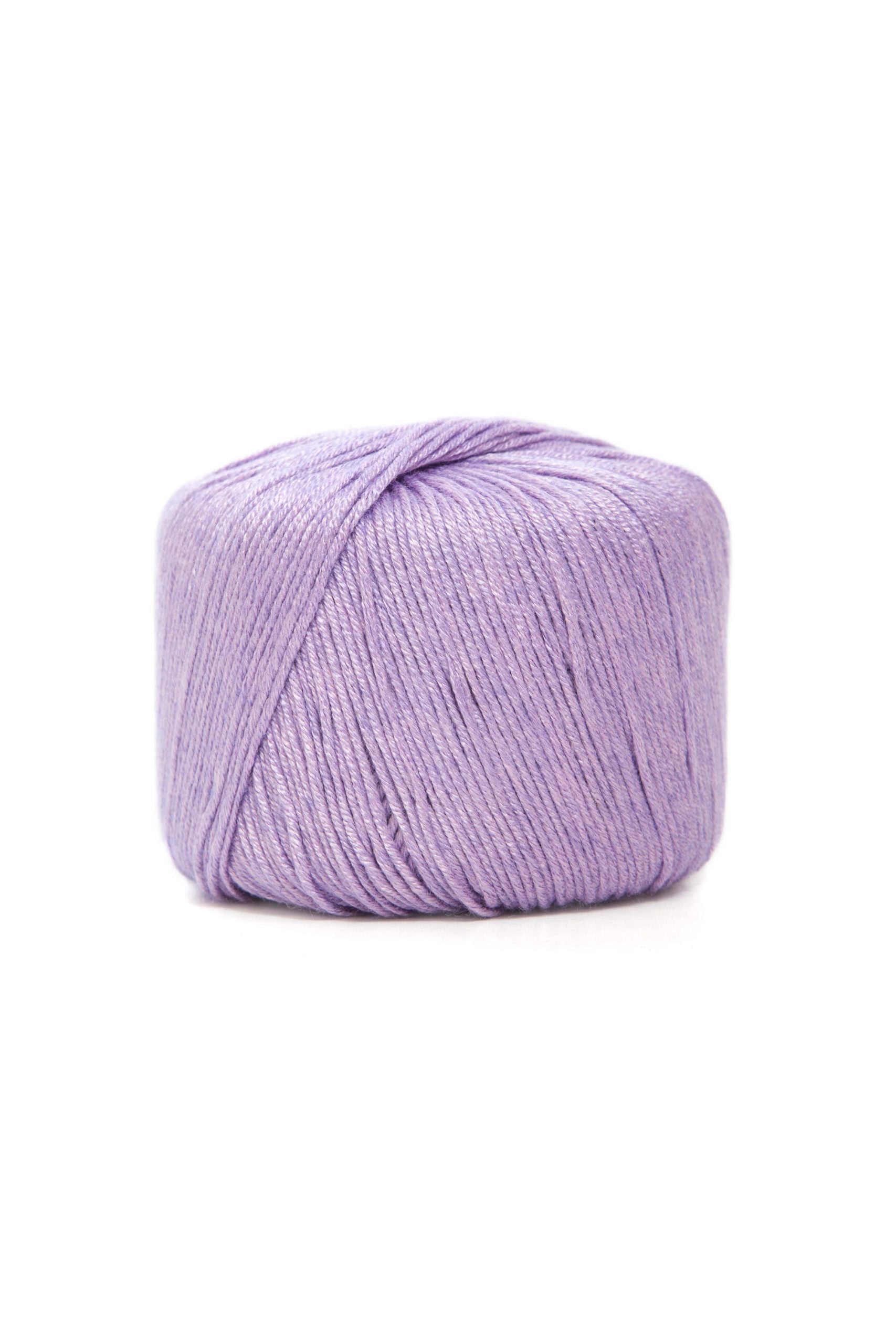 Lana Dmc Angel Colore 110: Filo di lana morbido e setoso con tonalità sfumate che si presta alla realizzazione di progetti di maglia e uncinetto. | Dematteis.it