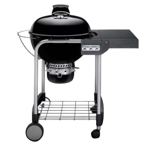 Barbecue Weber Performer con sistema Gourmet BBQ, ripiano laterale pieghevole e supporto per coperchio Tuck-Away. Elegante barbecue a carbone Weber con termometro integrato e quattro ruote per facile manovrabilità. | Dematteis.it