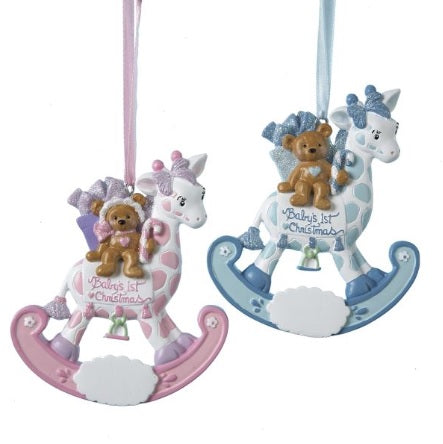 Pendente Il Mio Primo Natale decorazione natalizia a forma di cavallo a dondolo con orsetto per addobbi natalizi bambini - DeMatteis.it