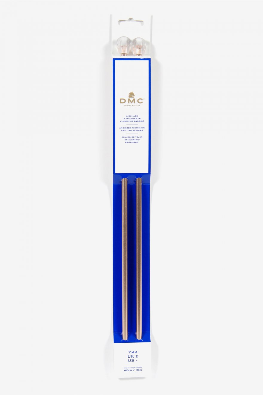 Ferri Dmc 7 Mm 40 Cm: Attrezzo artigianale in ferro battuto con manici in legno per la realizzazione di dolci e specialità tradizionali. | Dematteis.it