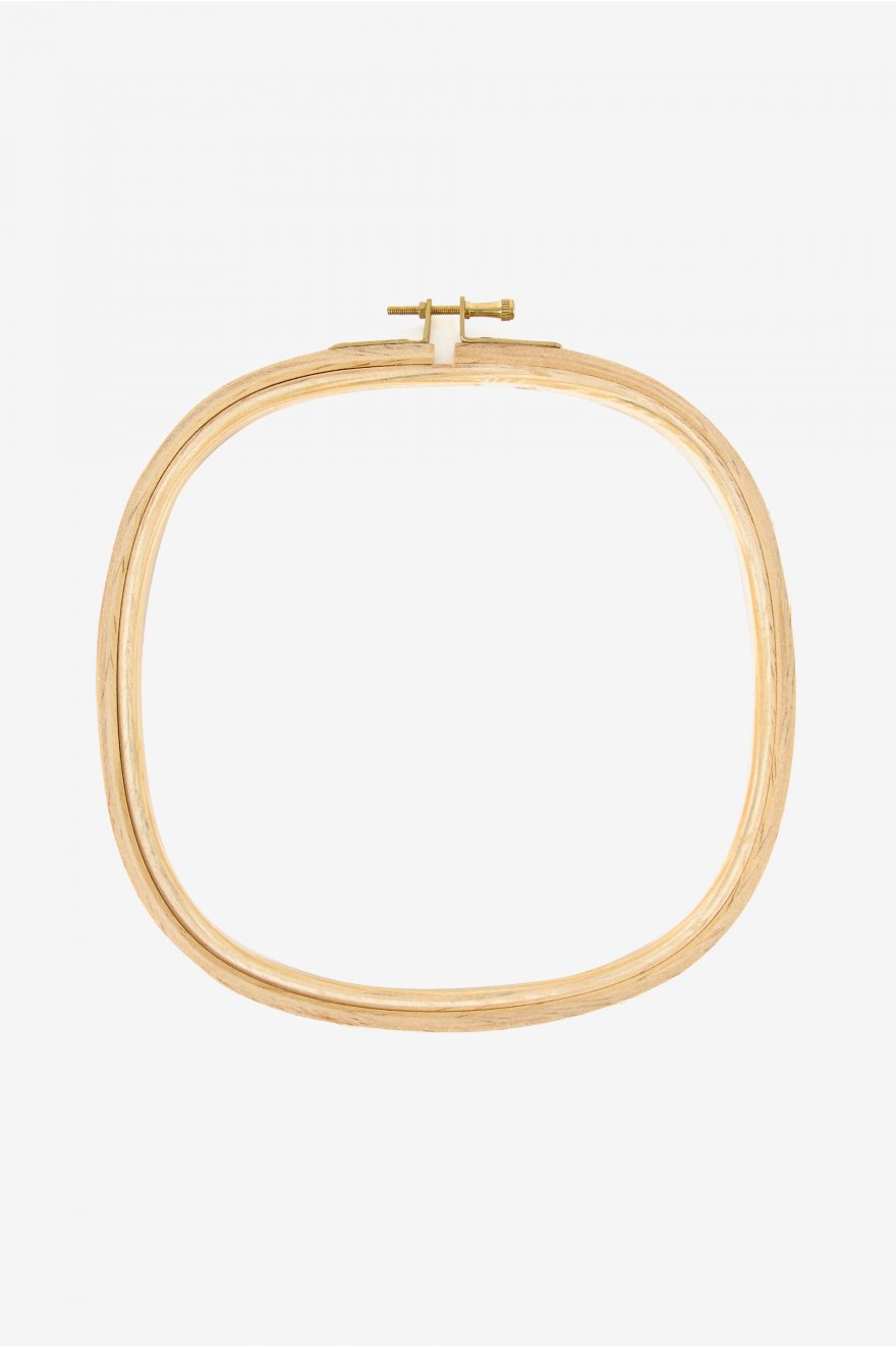 Telaio Dmc Ricamo Quadrato 21X21 Cm: Telaio quadrato in tessuto con dimensioni di ventuno per ventuno centimetri, ideale per eseguire lavori di ricamo e punto croce. | Dematteis.it