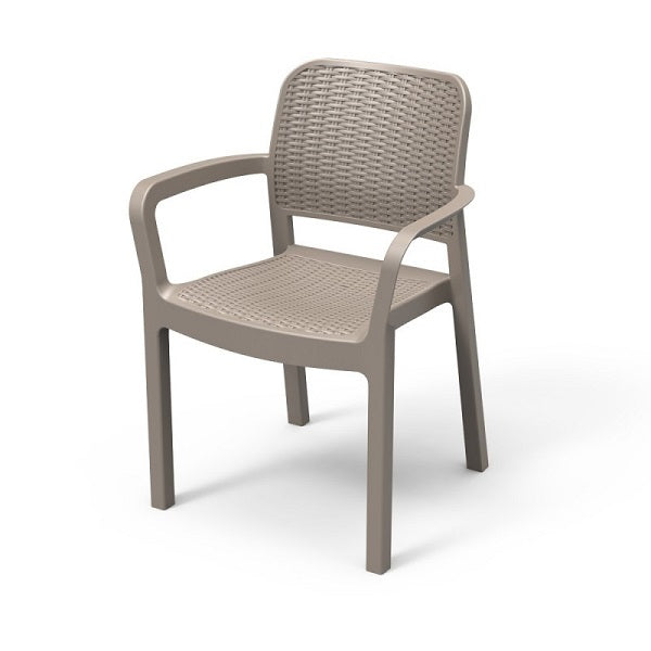 Poltrona Keter Samanna cappuccino con finitura effetto rattan, struttura ergonomica e braccioli stondati, ideale per arredare con stile terrazzi e giardini. | Dematteis.it