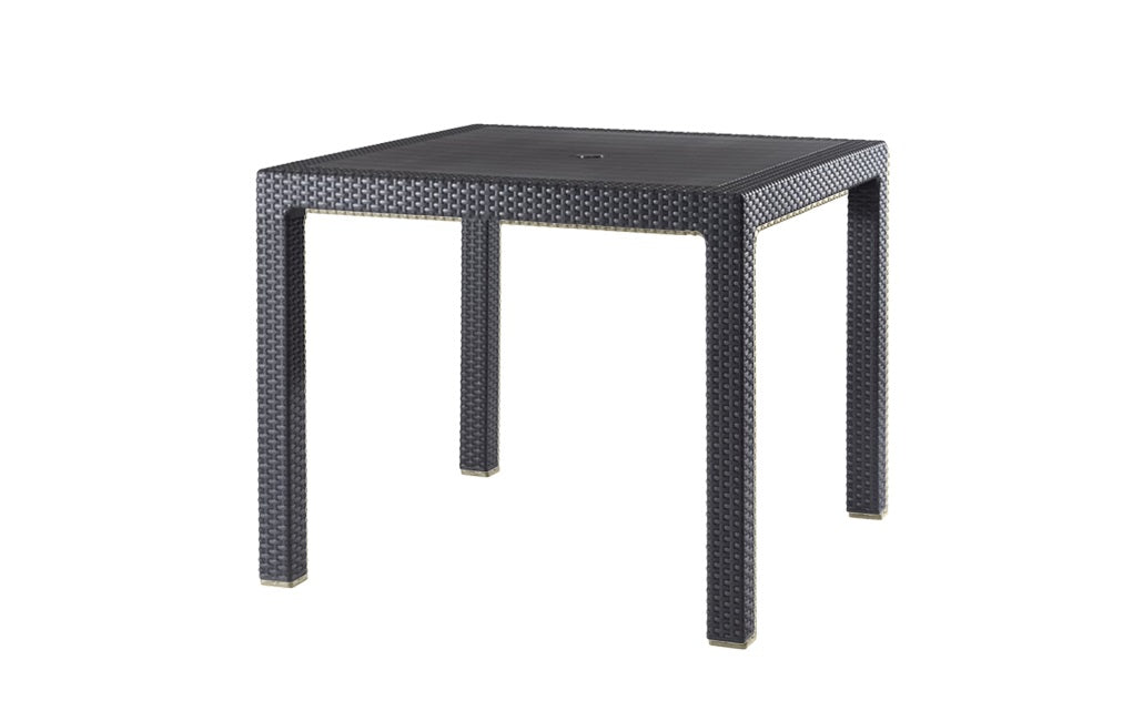Tavolo Quartet grafite Keter con elegante finitura effetto rattan, perfetto per arredare con stile qualsiasi spazio esterno grazie alla sua resistenza agli agenti atmosferici e ai raggi UV. | Dematteis.it