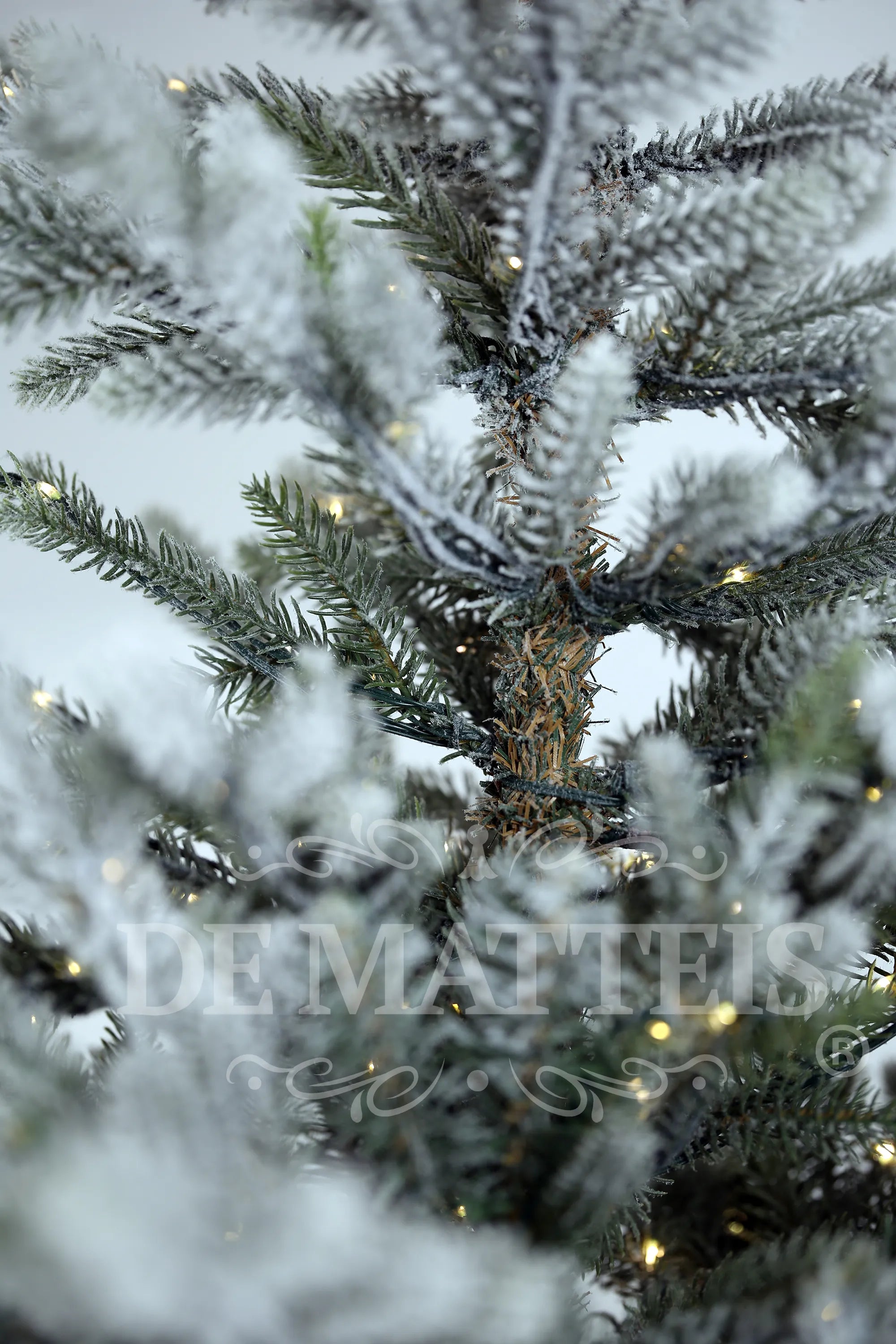 Albero Di Natale Norway Innevato 900 Microled 210 Cm