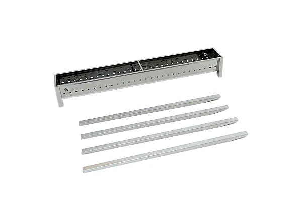 Lisa, Cuoci Arrosticini Milano 100 Acciaio Inox Linea Steel con griglia forata e quattro supporti in acciaio inox lucido per cottura uniforme degli spiedini - DeMatteis.it