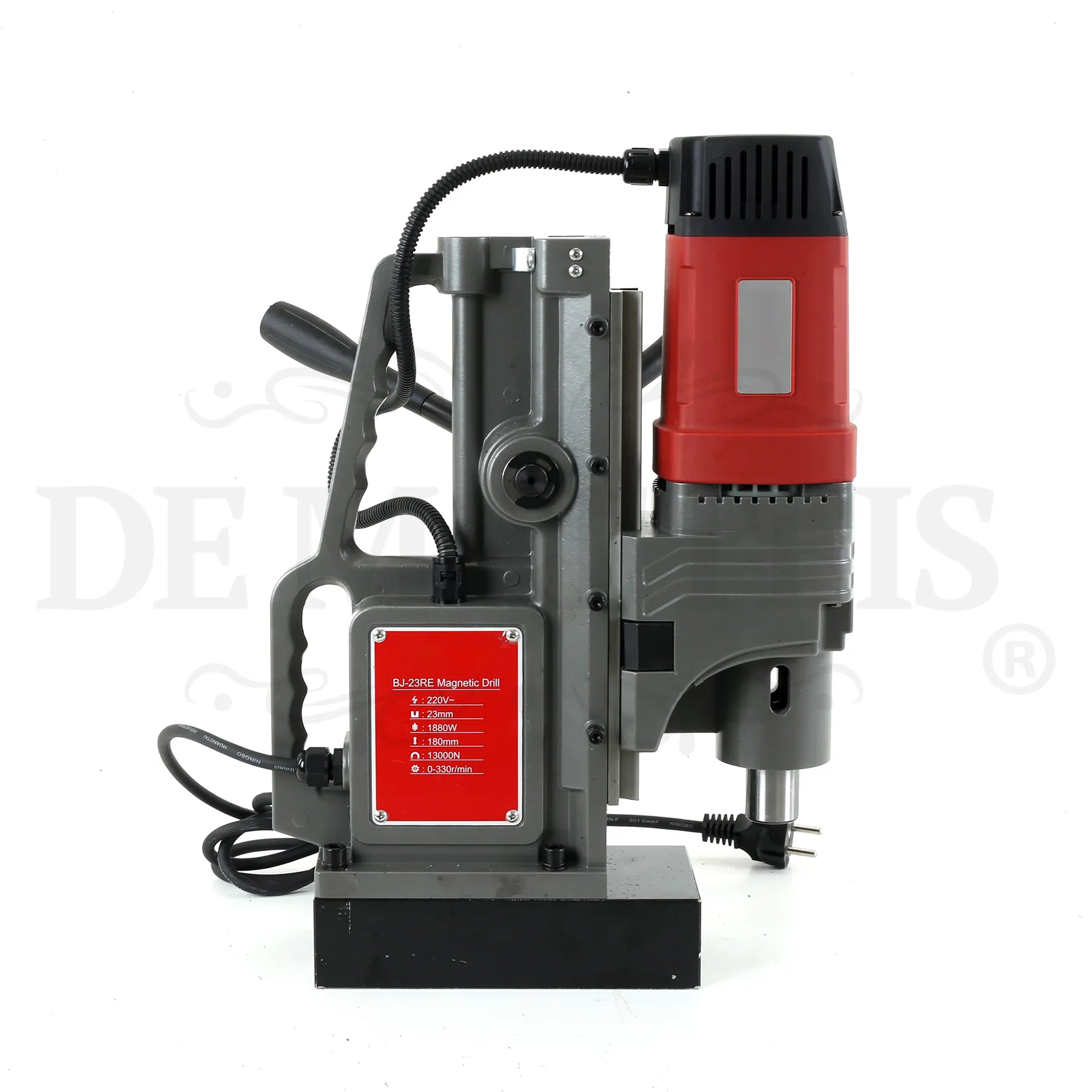 Trapano magnetico BJ-23RE 1880 W vista laterale sinistra con base magnetica nera, colonna grigia e motore rosso | DeMatteis.it