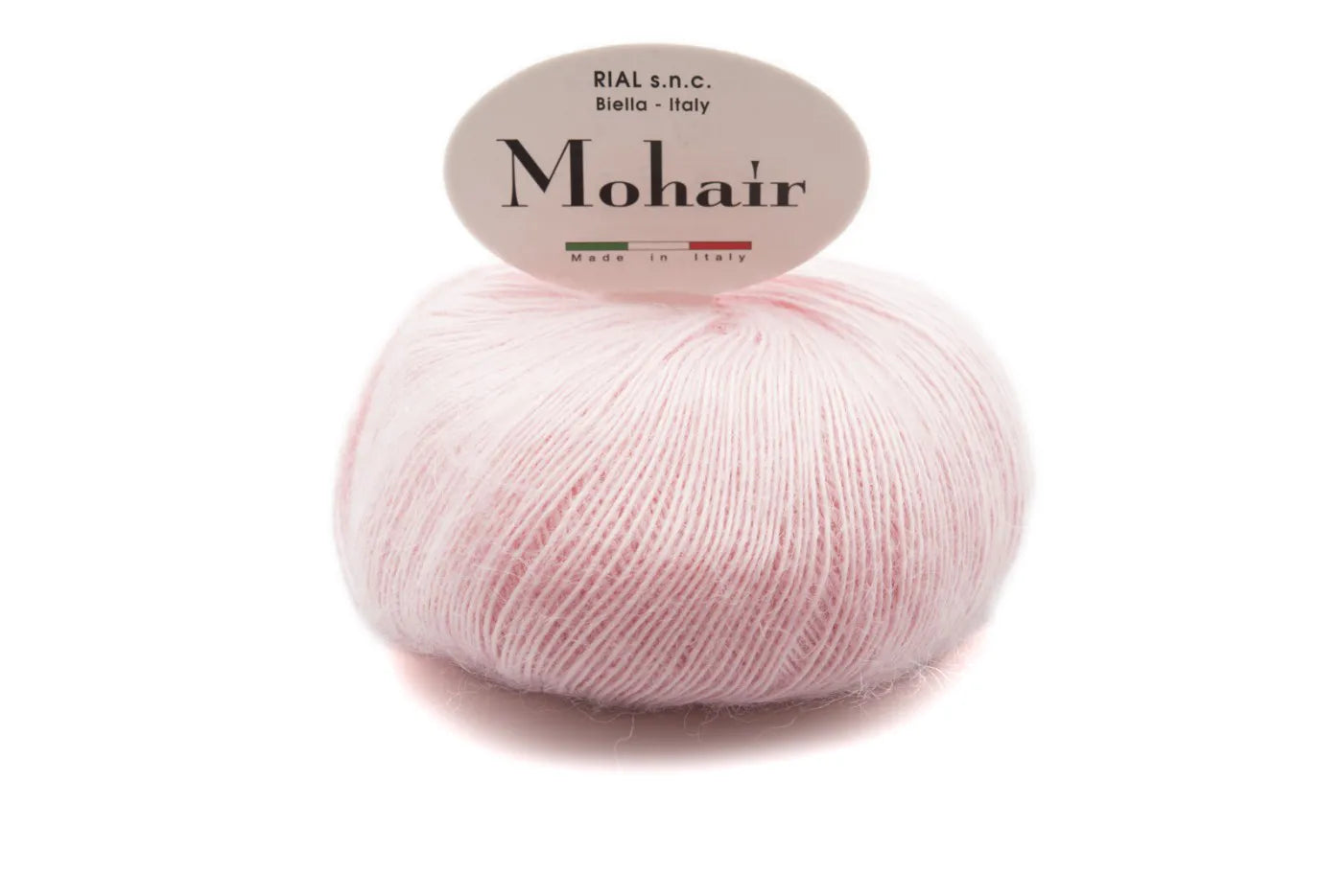 Rial, Filato Mohair 50 g Colore 24 in tonalità rosa delicato con gomitolo morbido e setoso e fascia etichetta ovale beige - DeMatteis.it