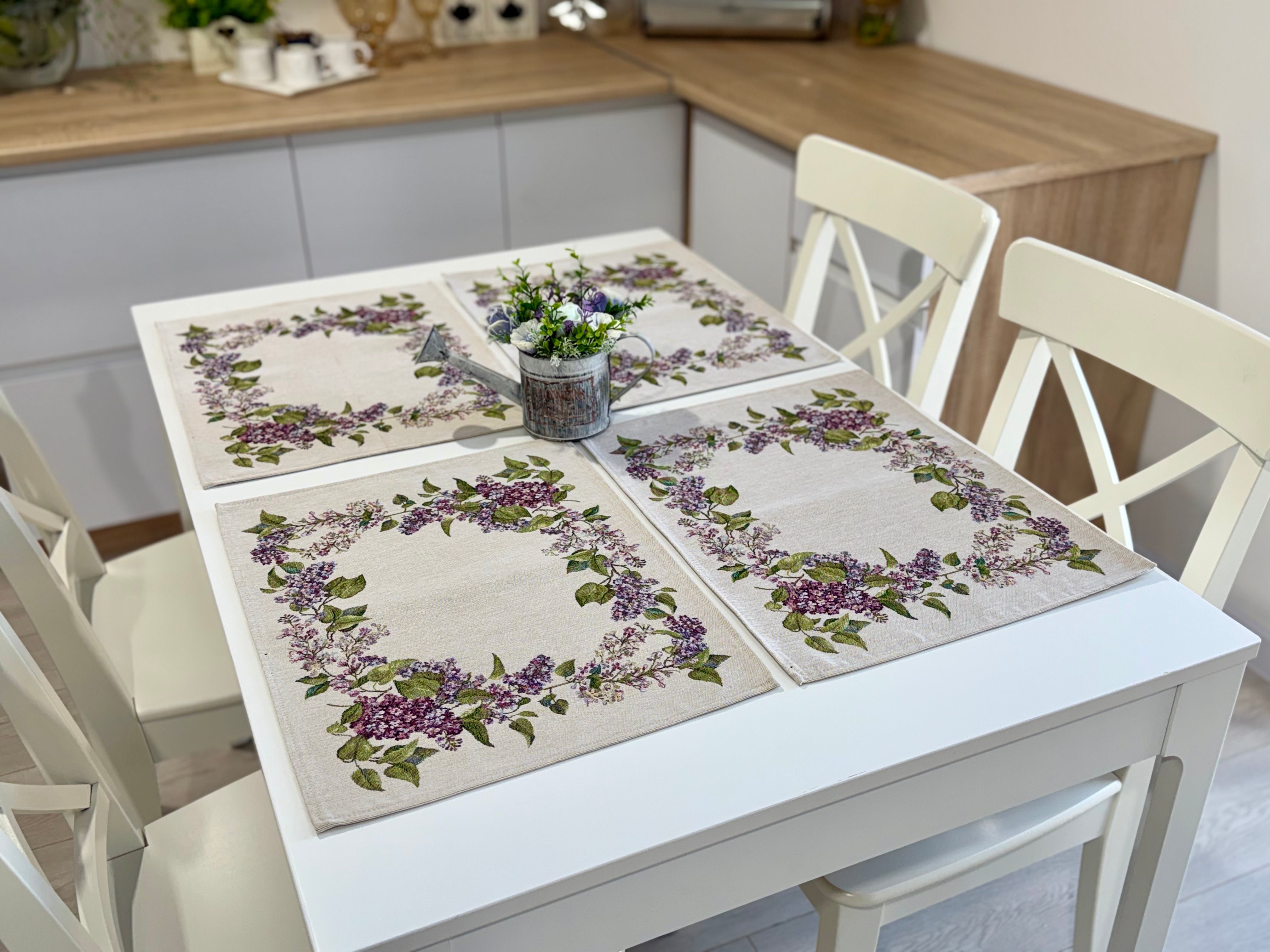 Tovagliette Decoro Glicine 37x49 cm con motivo floreale viola e verde, set da 4 pezzi per apparecchiare tavola in stile country - DeMatteis.it