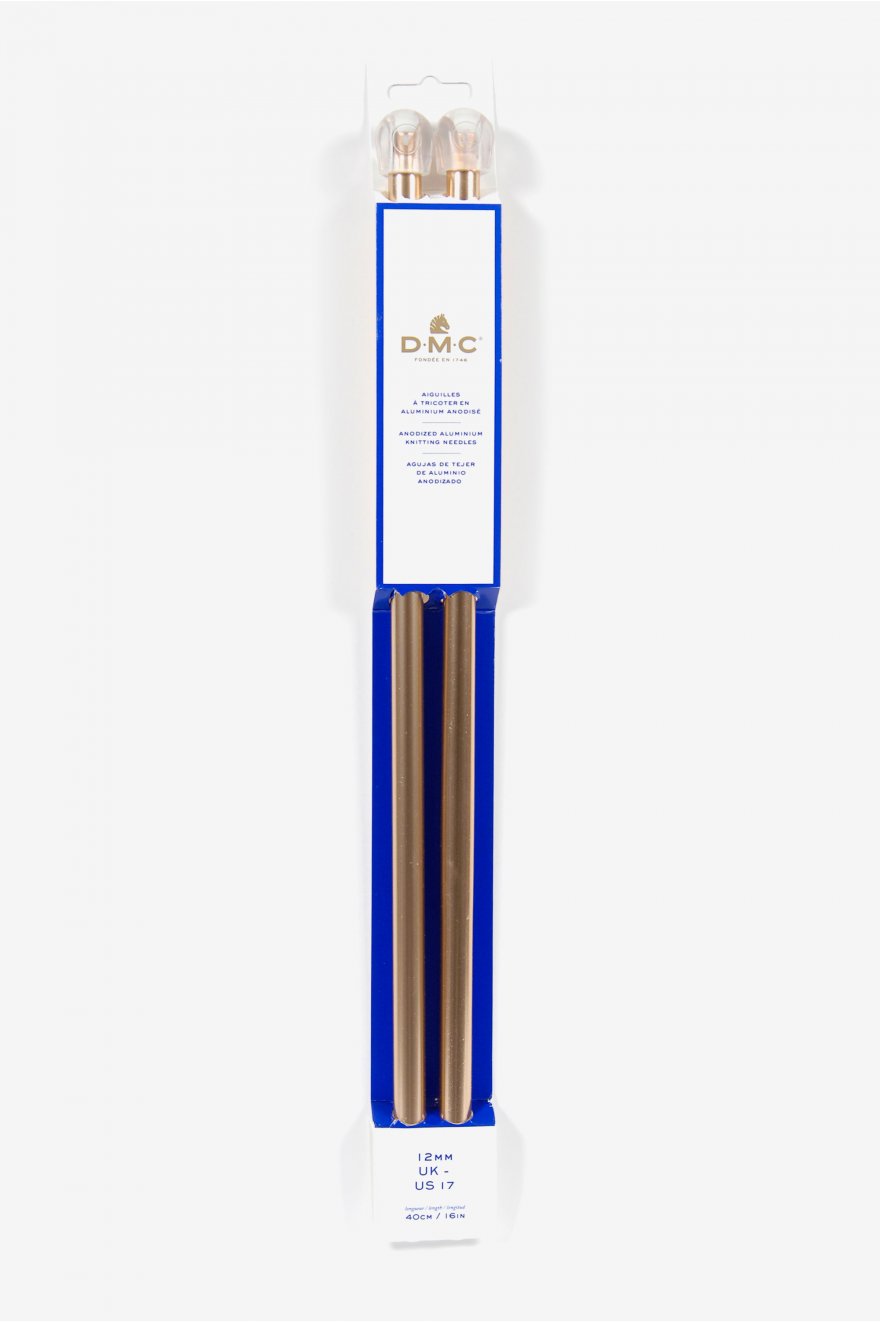 Ferri Dmc 12 Mm 40 Cm: Attrezzo in ferro con manici in legno, ideale per la preparazione di dolci tradizionali. | Dematteis.it